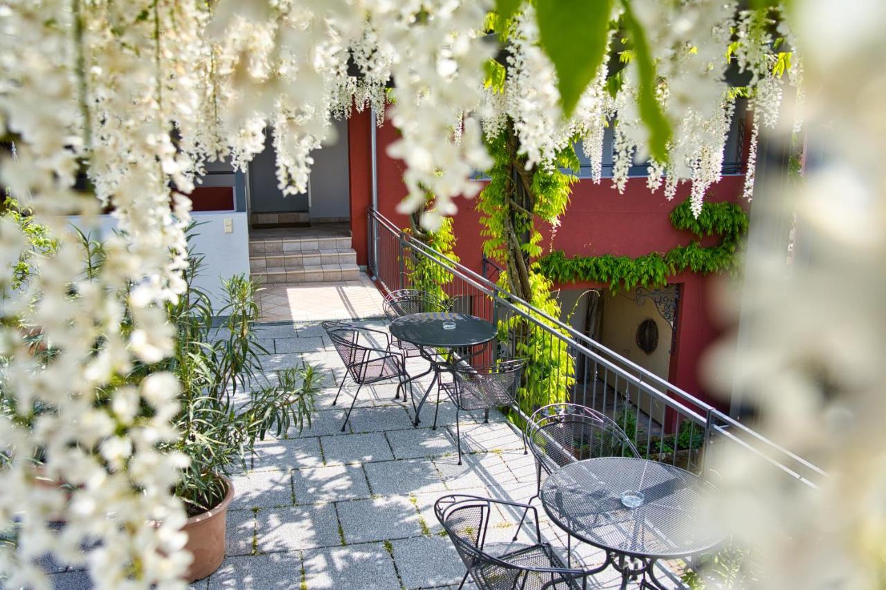 Arndt Hotel Garni Rust Luaran gambar